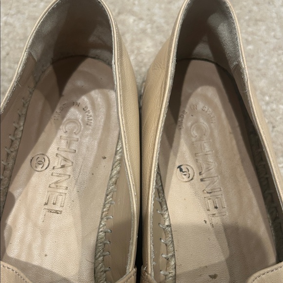 CHANEL Tan and Black Espadrilles - Picture 5 of 8